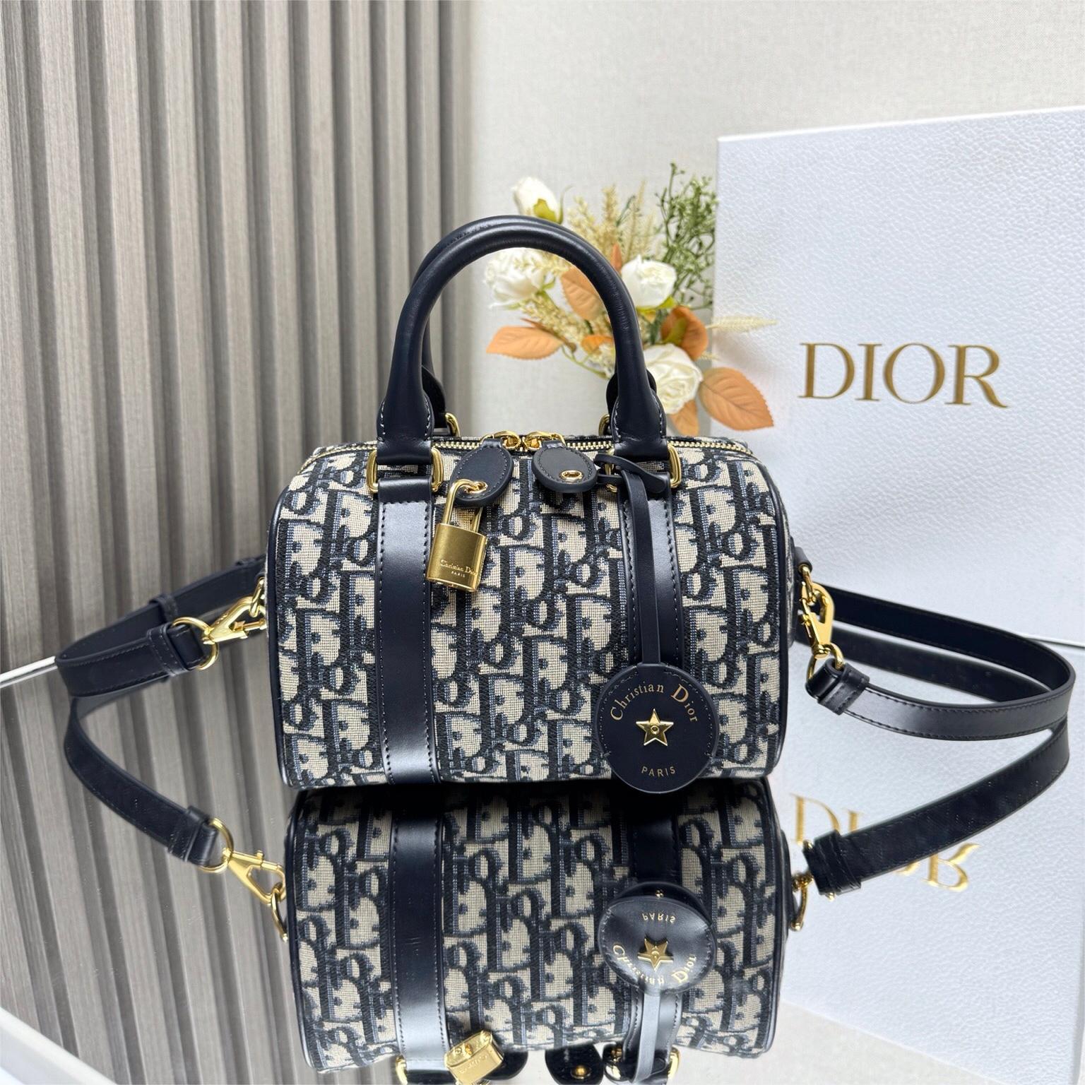 Dior-Groove 20 handbag with blue Oblique print