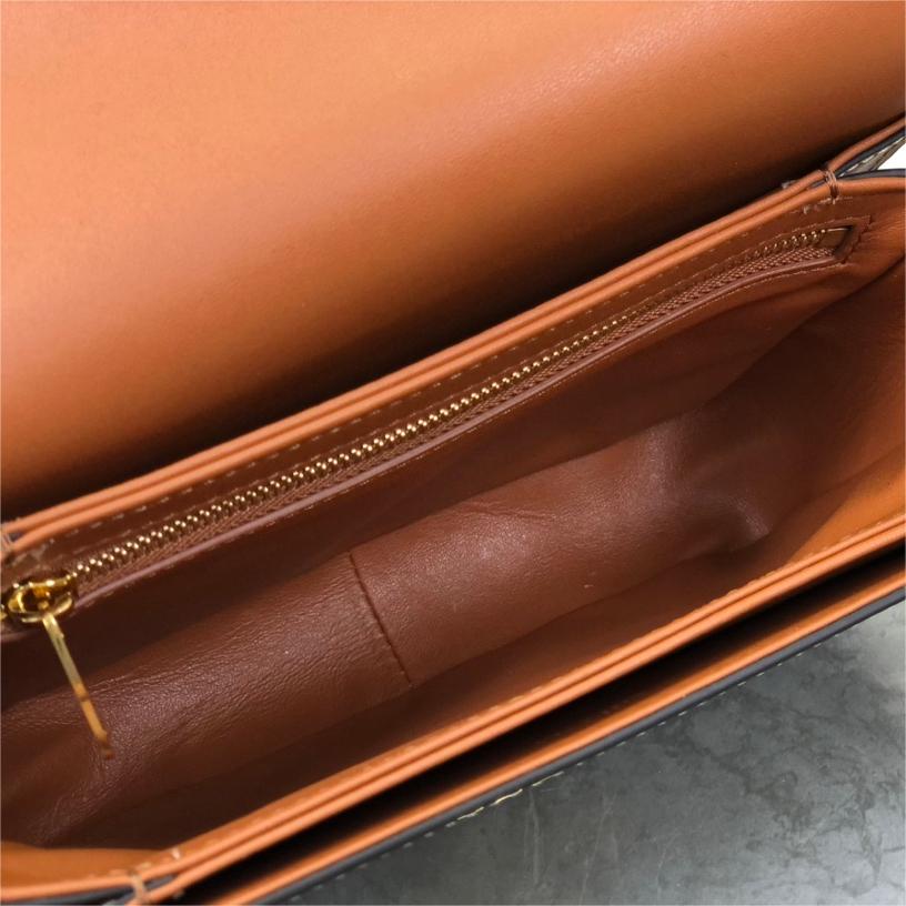 Celine-TEEN TRIOMPHE