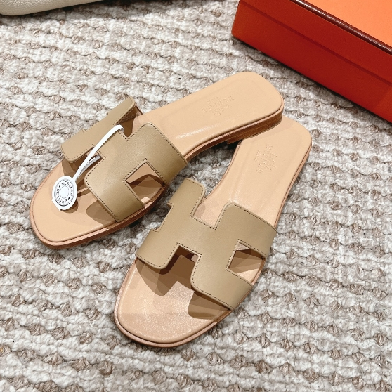 Hermes-Horan Slippers