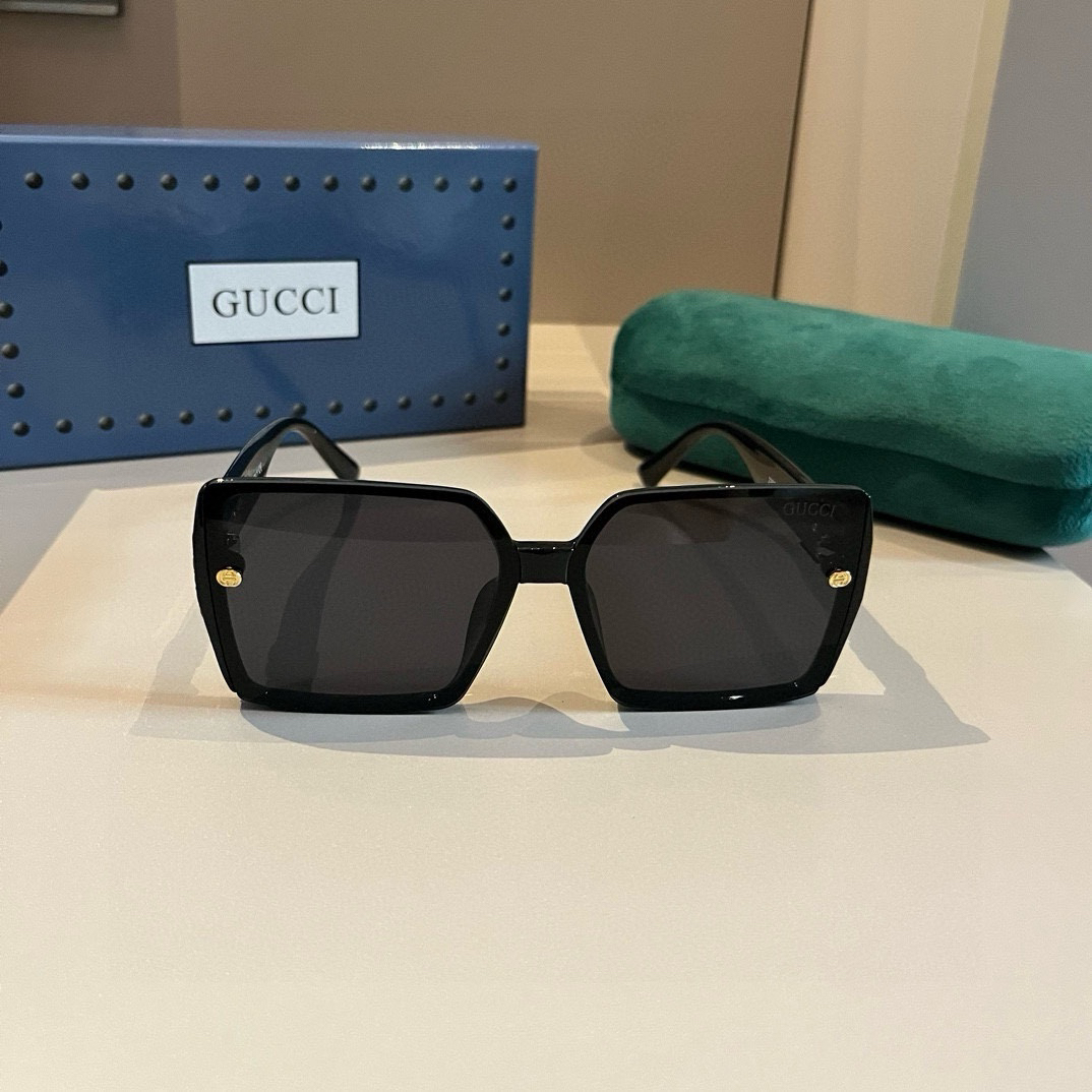 Gucci-Unisex Large Frame Sunglasses