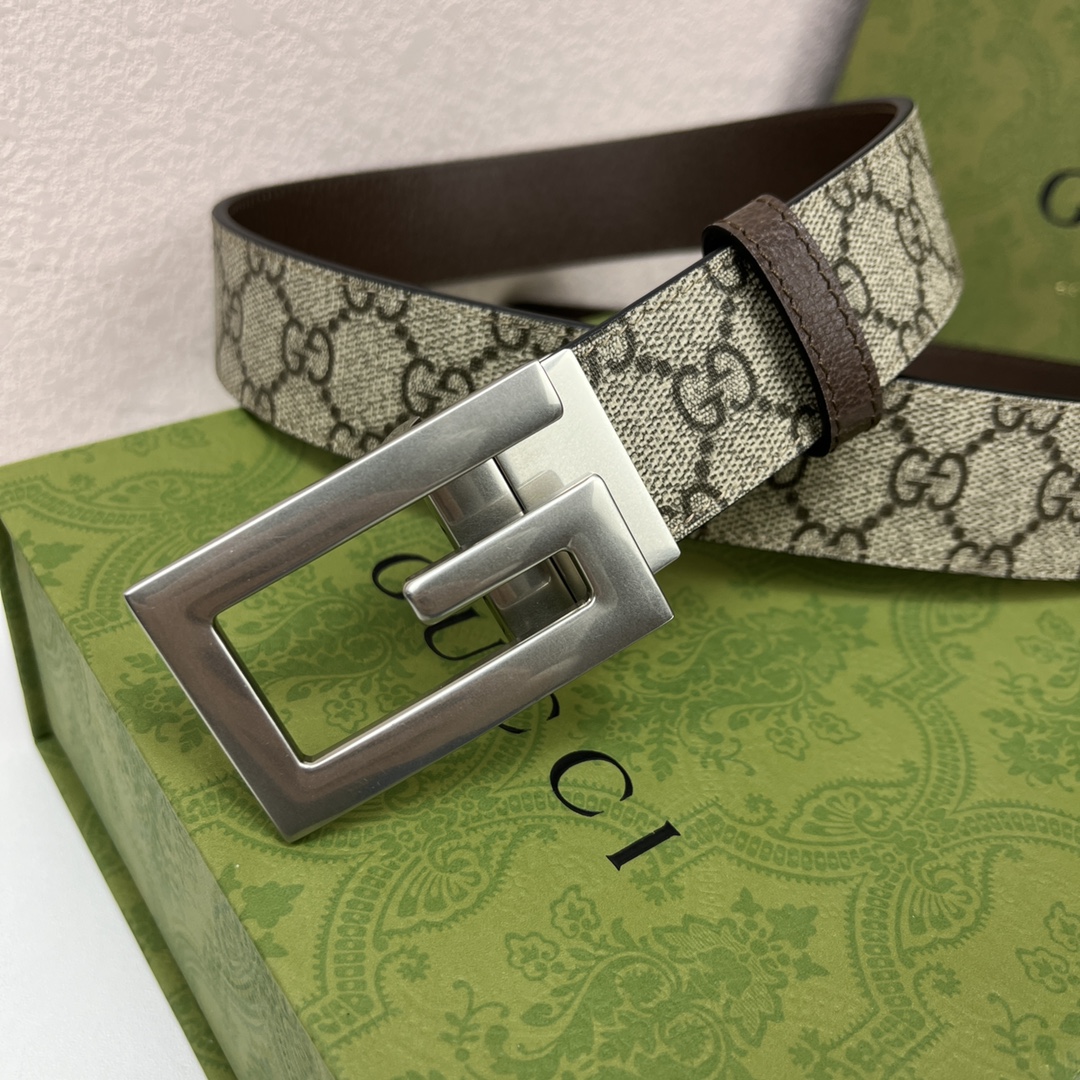 Gucci- Leather belt