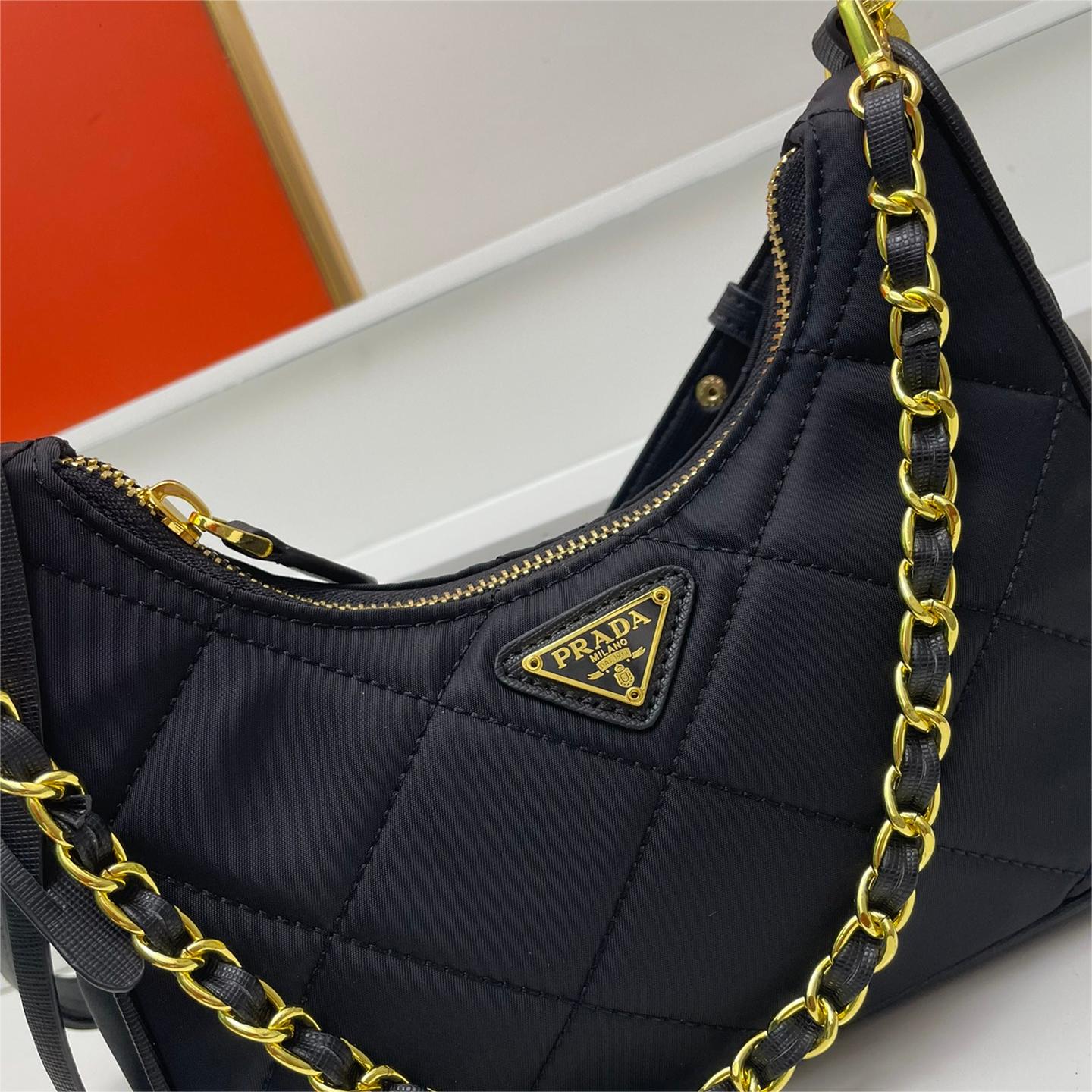 Prada-Handheld Nylon Hobo Underarm Bag