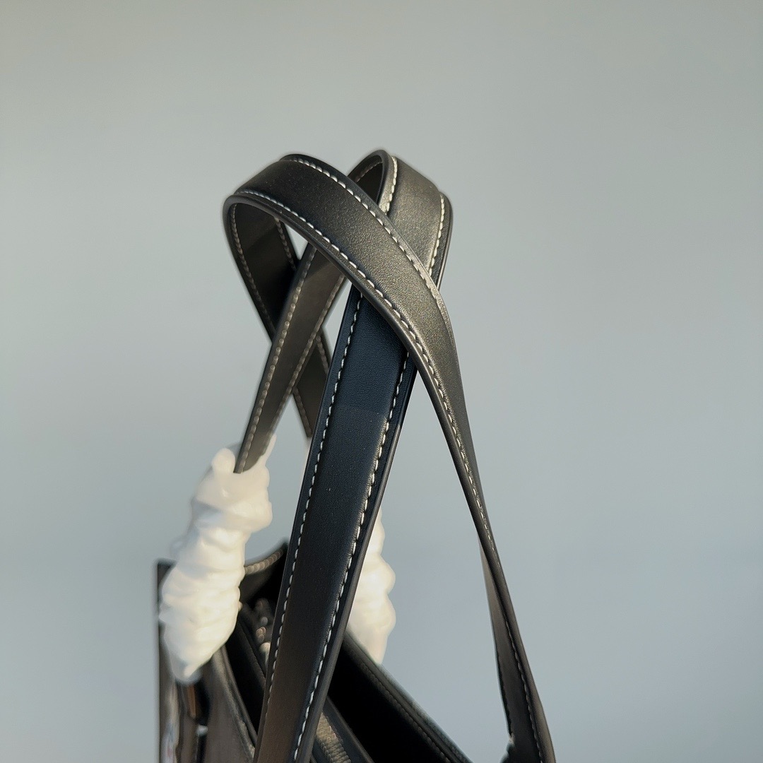 Coach-Disney Co branded Tote hvip88vip