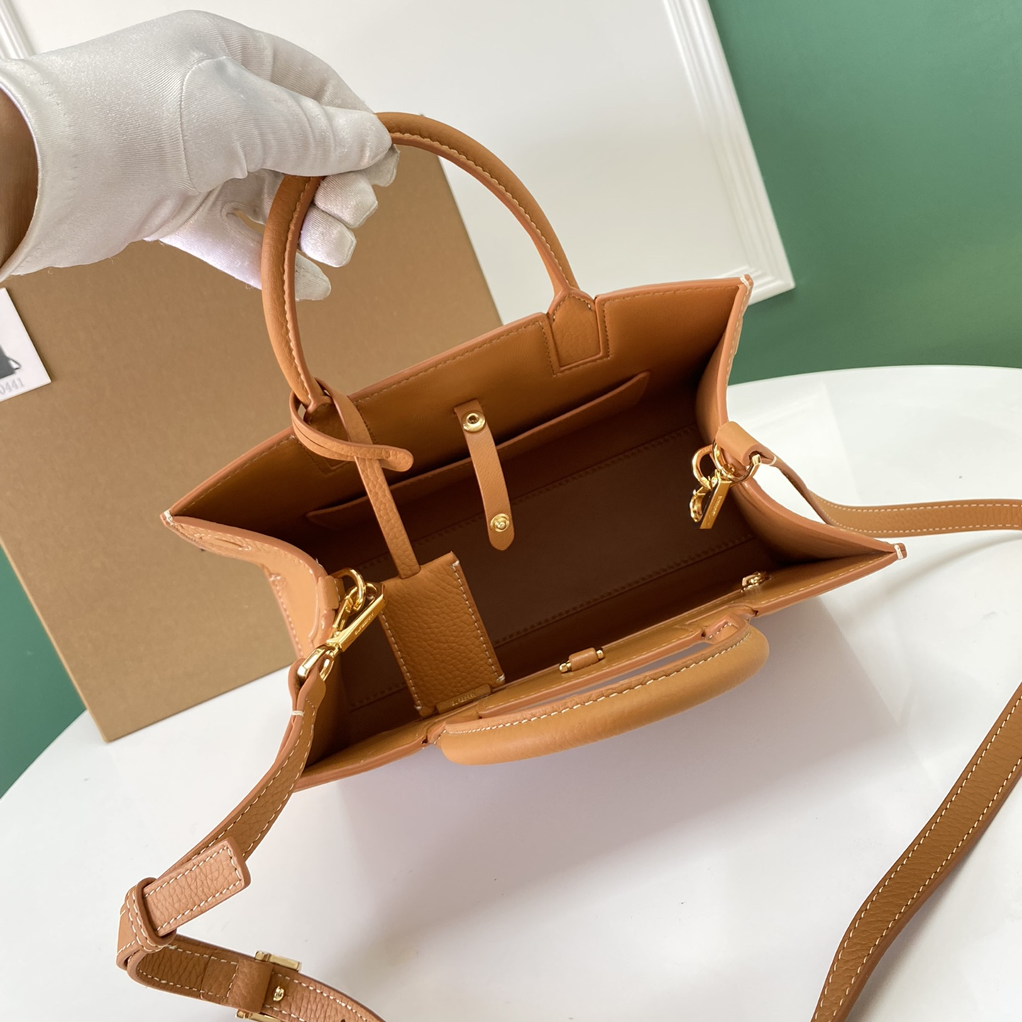 Burberry-Italian tanned grain leather tote bag