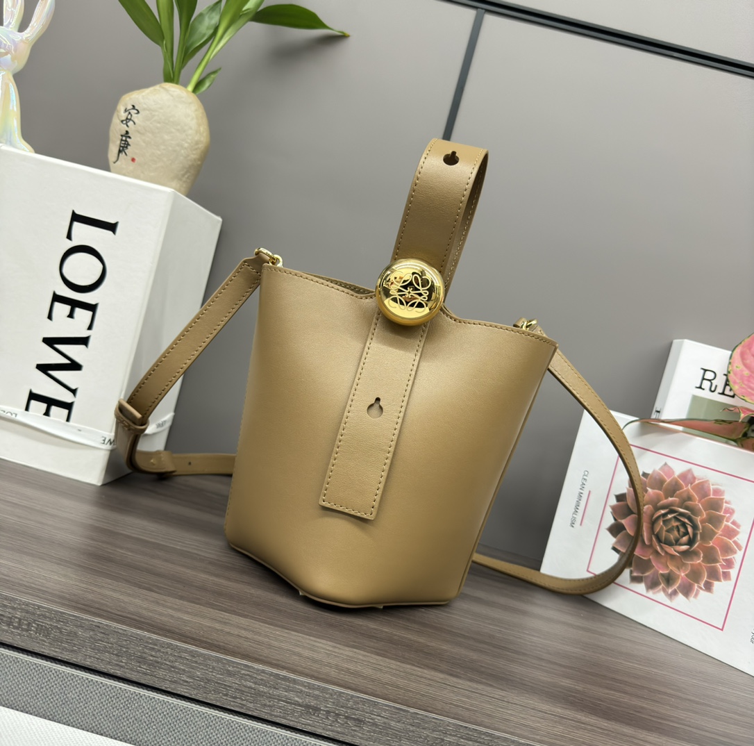 LOEWE-pebble bucket