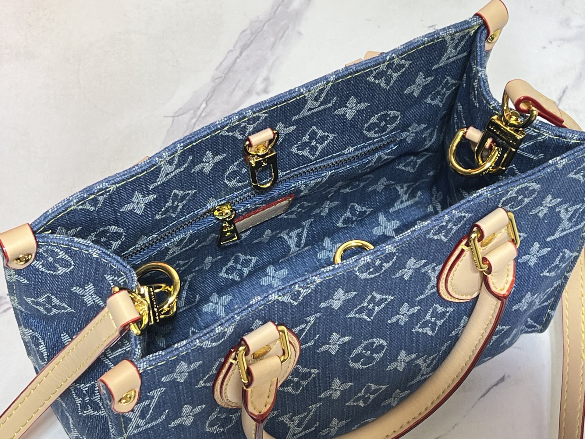 LOUIS VUITTON - LV ONTHEGO PM Blue denim Shoulder Crossbody Handbag blue