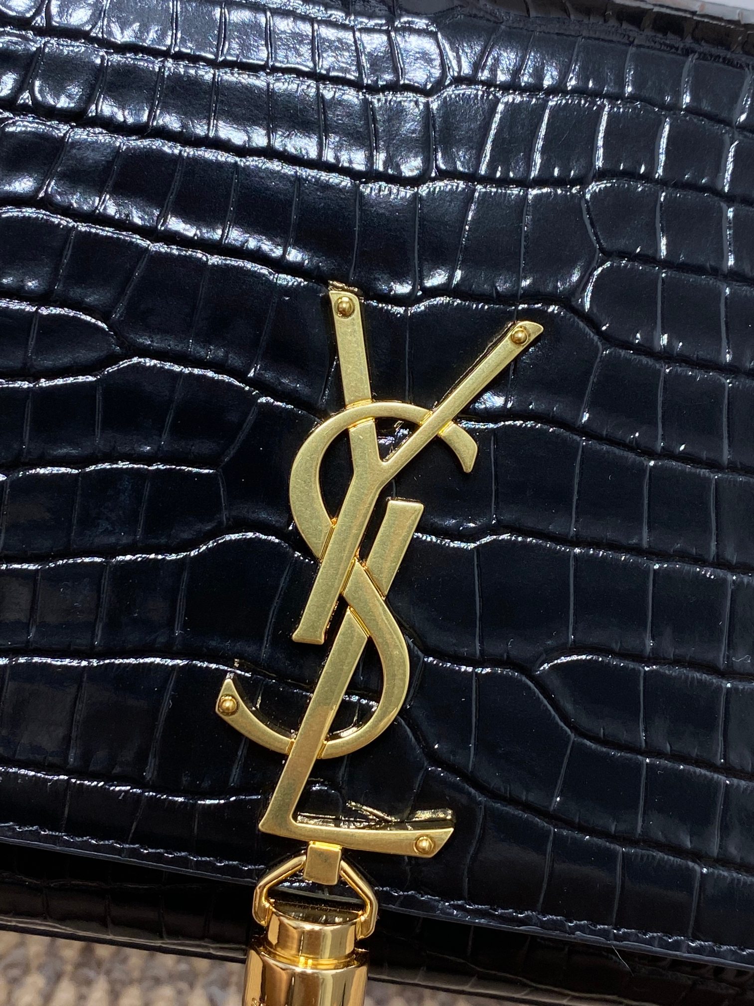 SAINT LAURENT - YSL KATE Silver/Gold Label Logo Crocodile Pattern Leather Shoulder Crossbody Bag Black