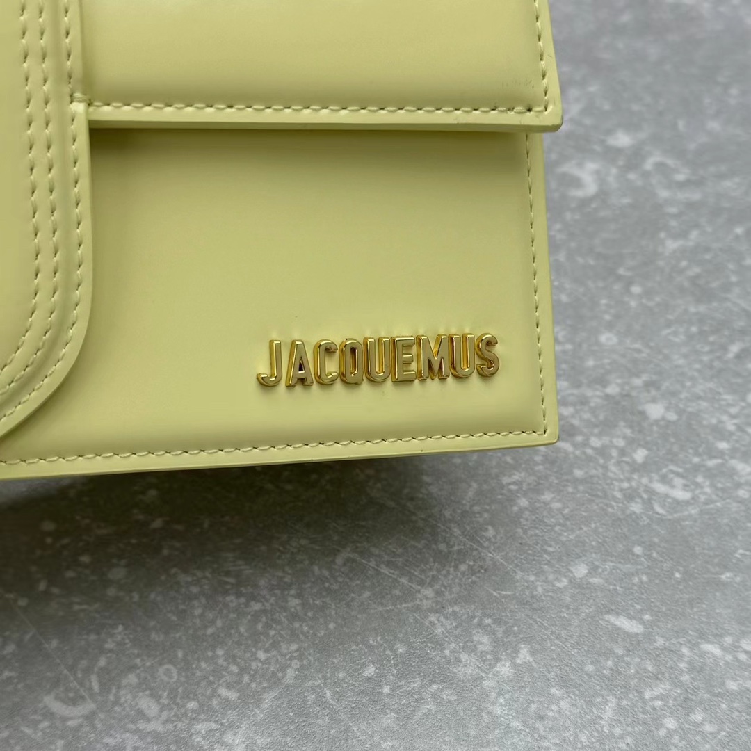 Jacquemu-Bamnino's new crossbody bag