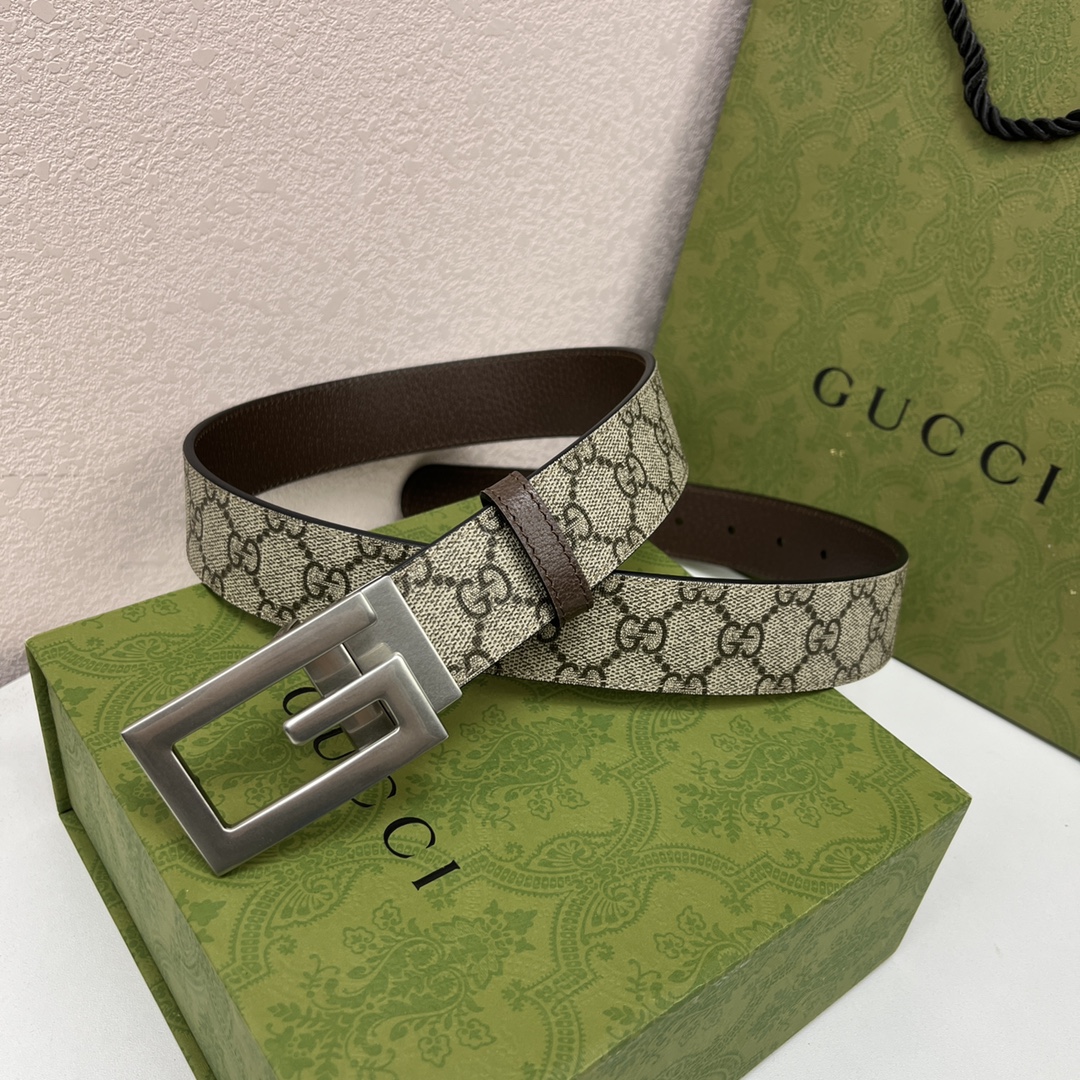 Gucci- Leather belt