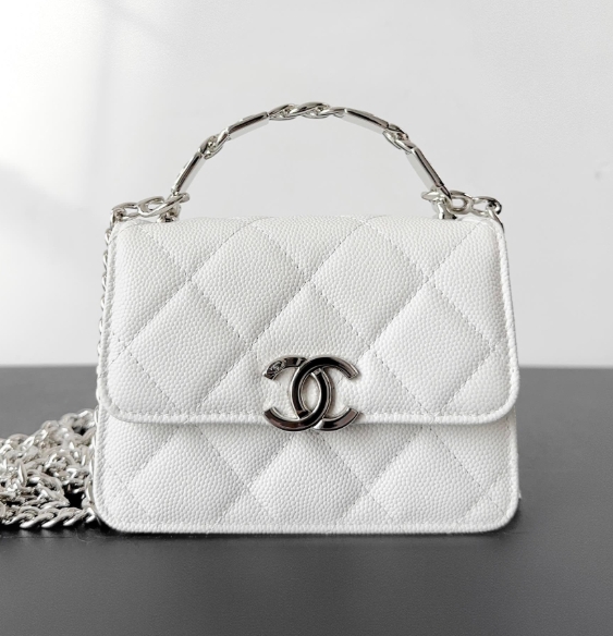CHANEL-New enamel buckle vintage style chain bag