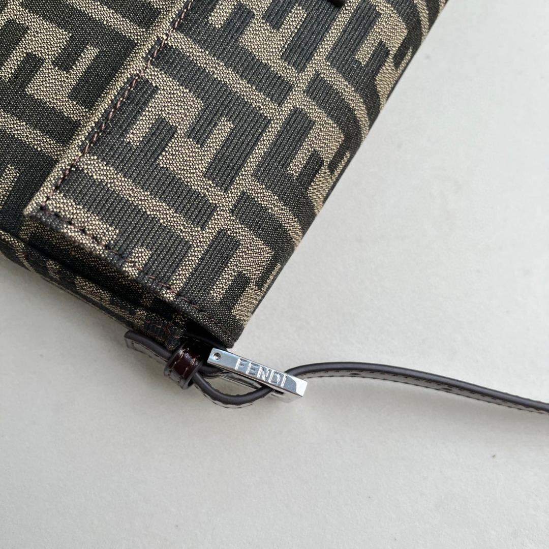 FENDI- Baguette Shoulder Carrying Crossbody Bag