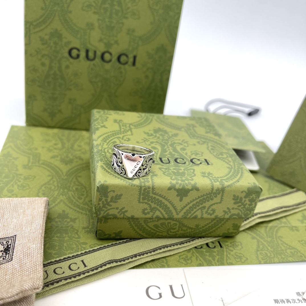 GUCCI-Love Silver Ring