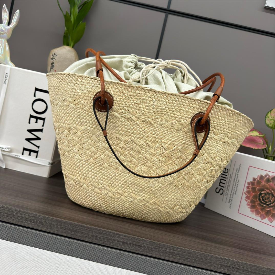 LOEWE-anagram basket