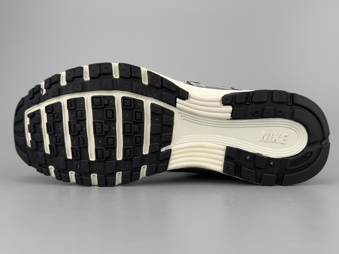 Nike Men's P-6000 Metallic Silver