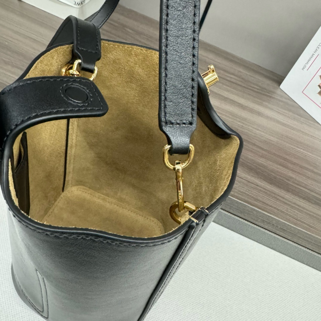 LOEWE-pebble bucket