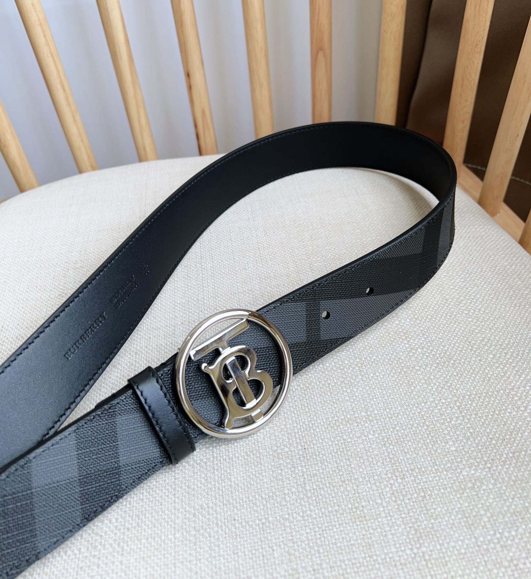 Burberry-Italian calf leather belt