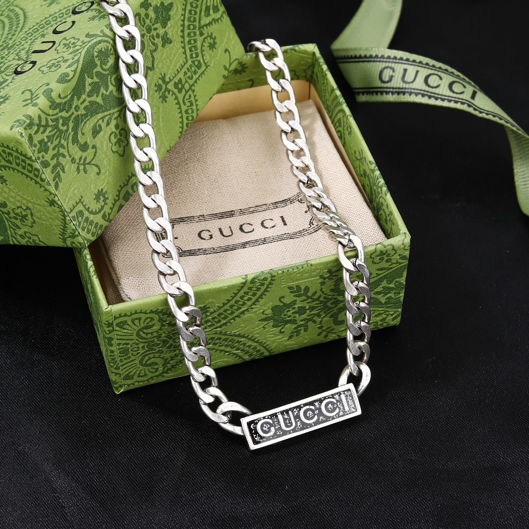 GUCCI-Double G necklace
