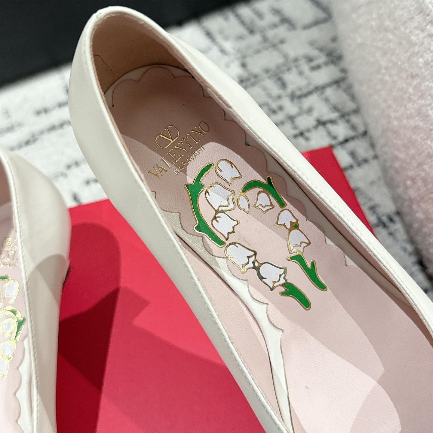 valentino-Early spring three-dimensional hollow bow block heels shoes