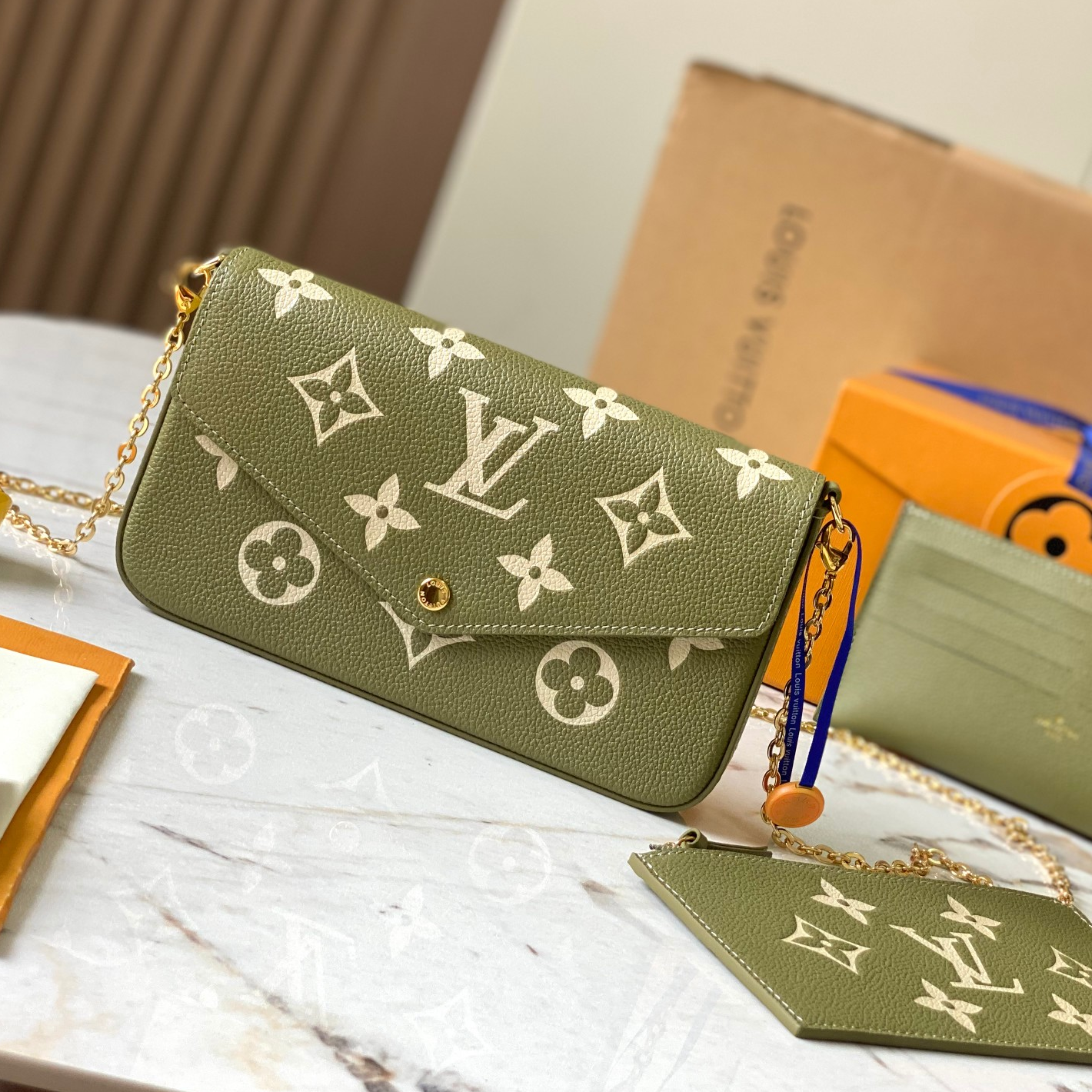 LV-Pochette Félicie-m82610