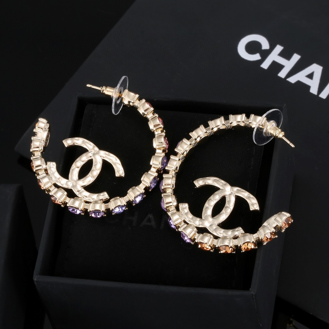 Chanel-Half circle earrings made of brass material
