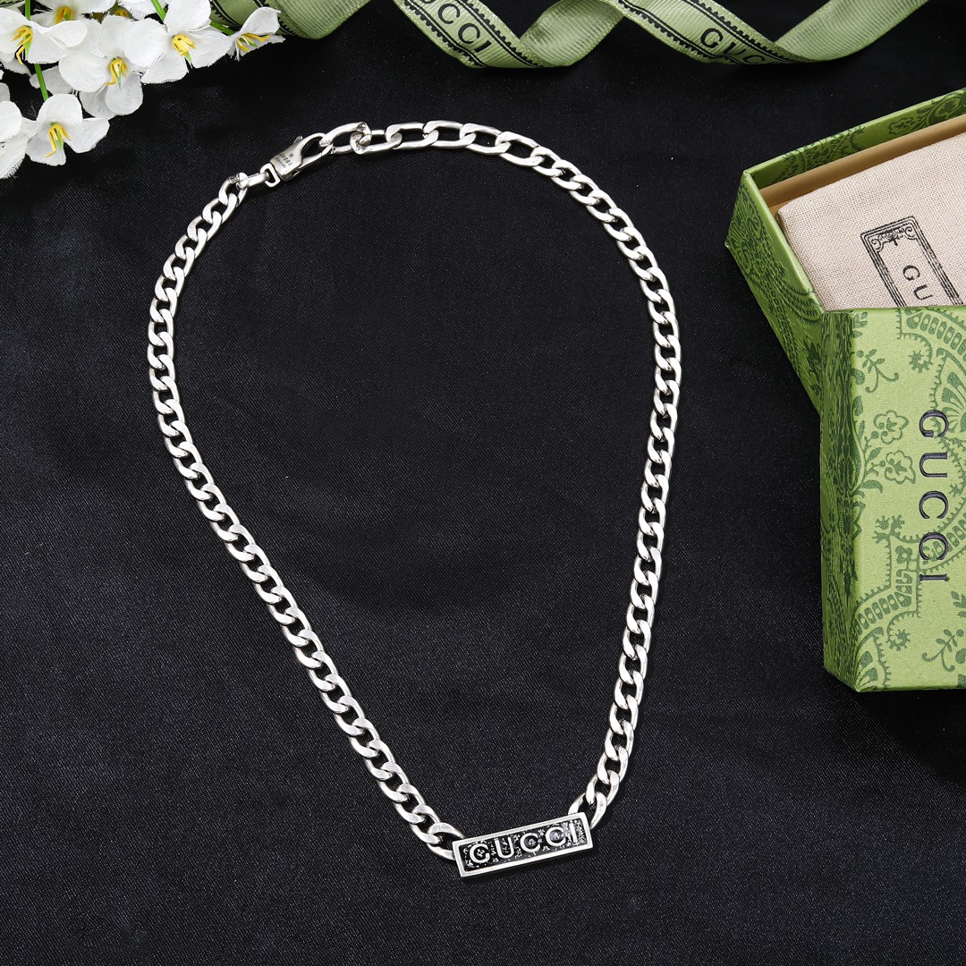 GUCCI-Double G necklace
