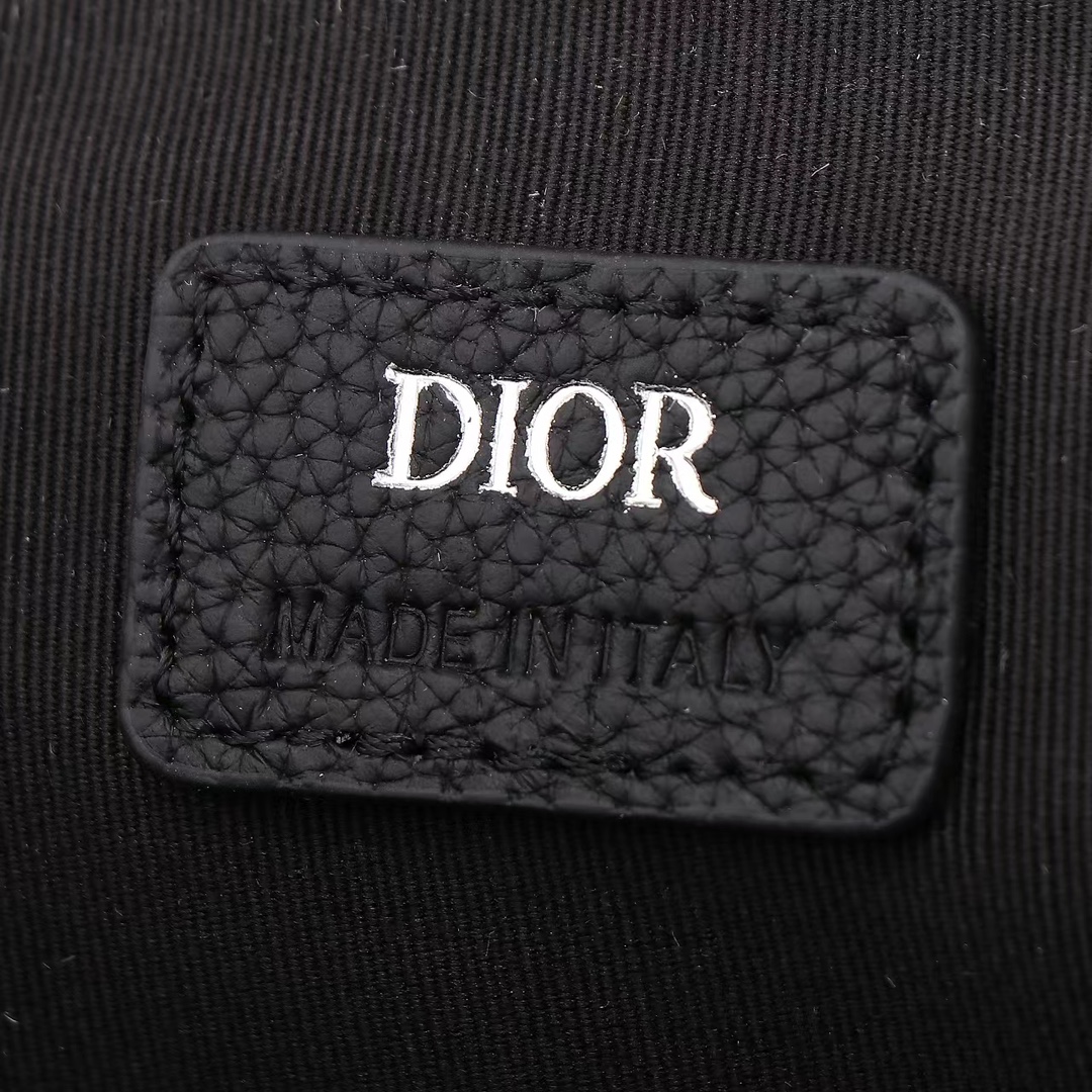 Dior-saddle