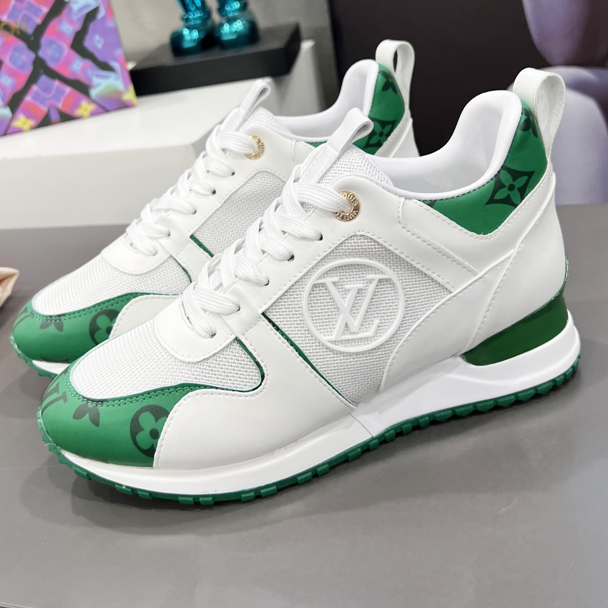 LOUIS VUITTON -Run Away White Low-top Casual Shoes