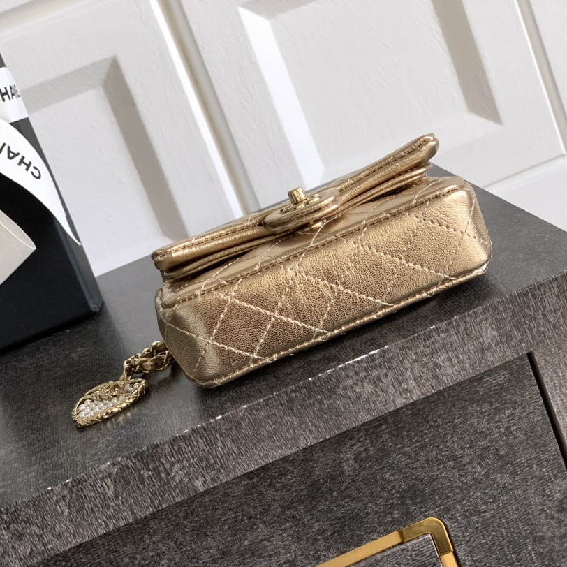 Chanel-25A mini love pearl CF handbag