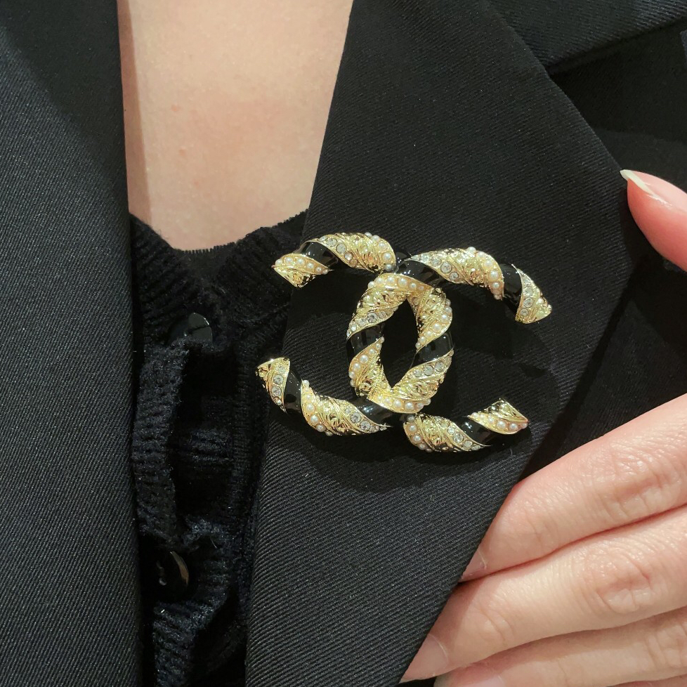 Chanel - Brooch