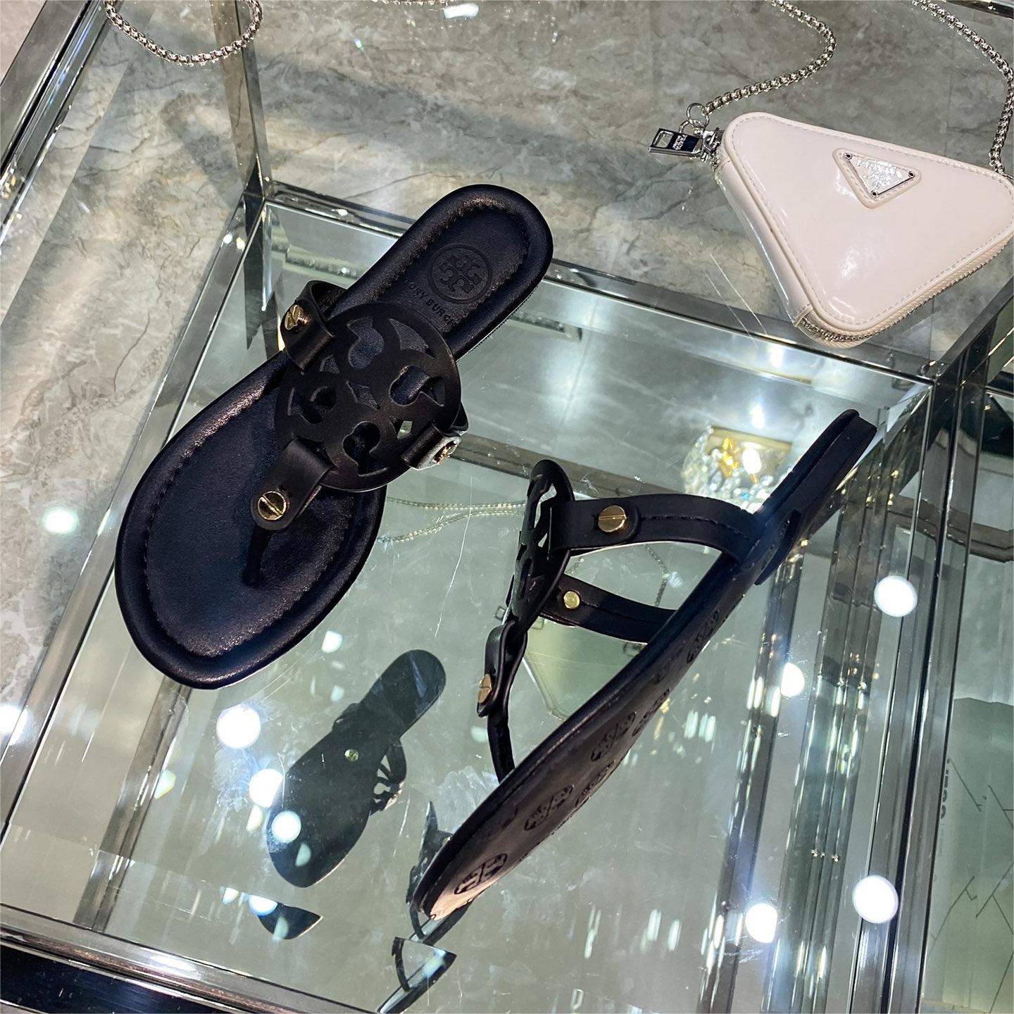 Tory Burch-Flat toed sandals