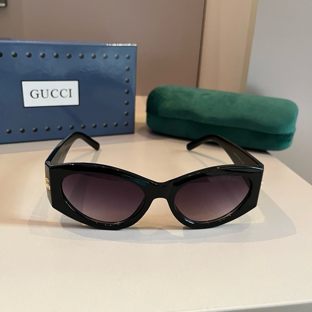 Gucci-Women's Cat Eye Small Frame Fashion Sunglasses