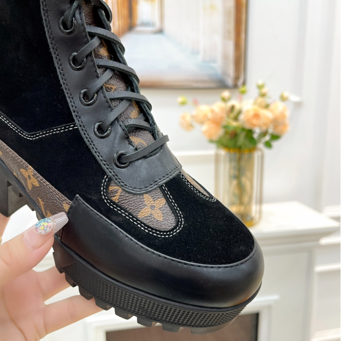 LV-Thick Soled Martin Boots