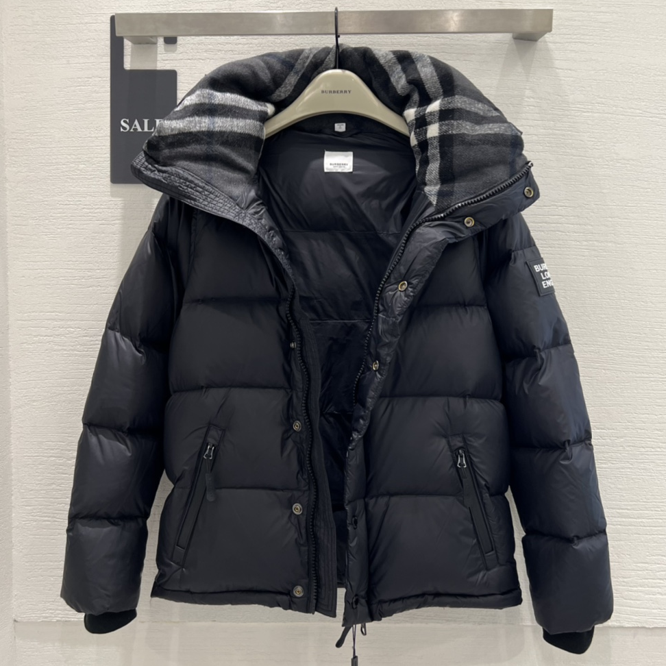 Burberry - Long-sleeved Down Jacket with Detachable Sleeves