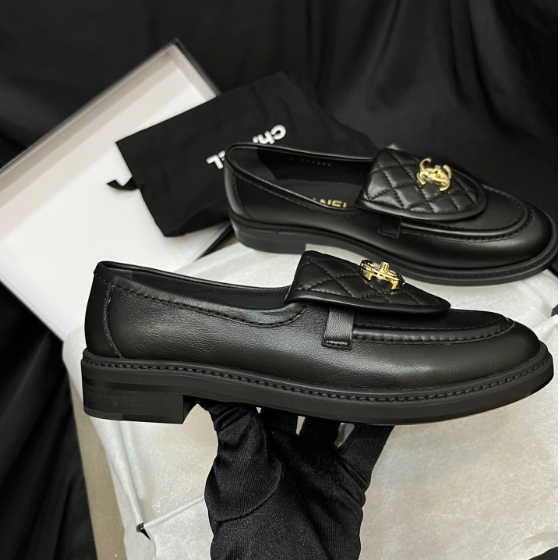 Chanel-Sheepskin flap retro loafers