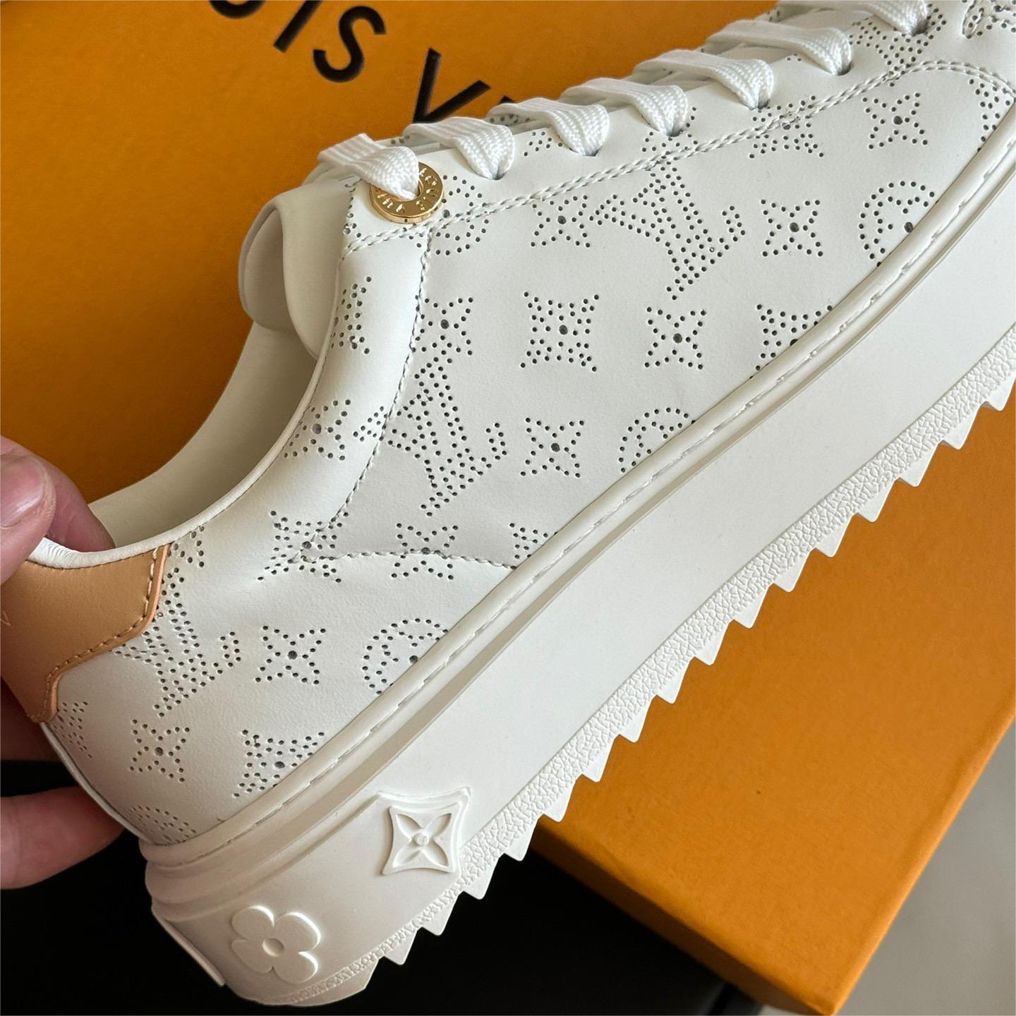 LV-Patterned eyelets white height increasing Sports Shoes