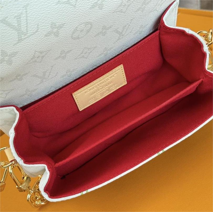LV-Pochette Métis East West Cherry bag