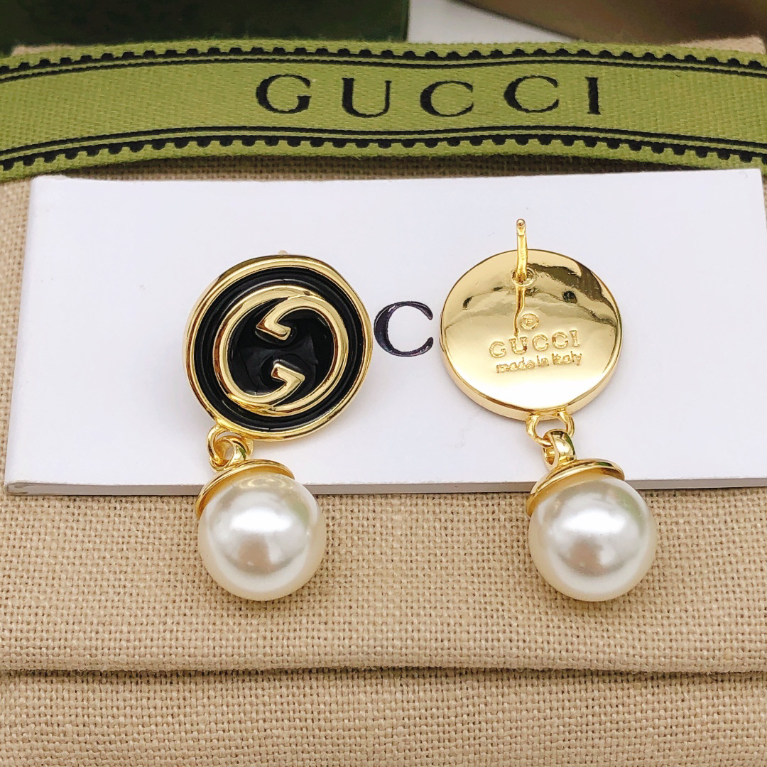 GUCCI- Black base oil hanging pearl earrings