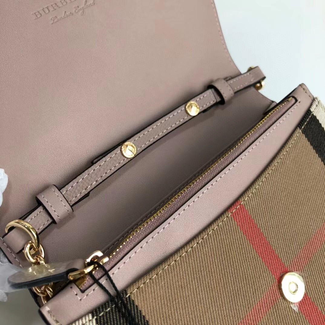 Burbuerry- house check wallet