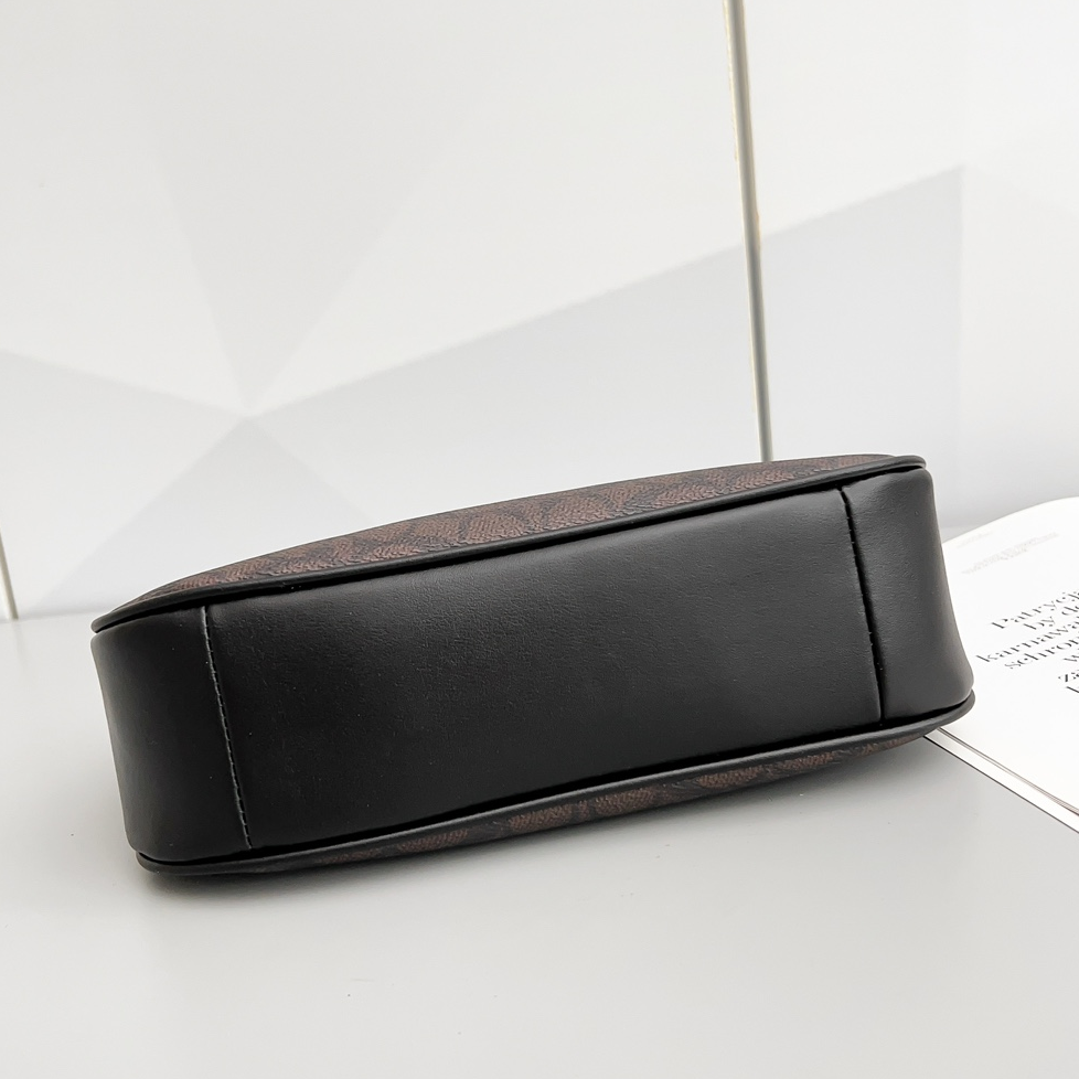 COACH - Teri 25 Leather Underarm Bag Handbag Shoulder Crossbody Bag