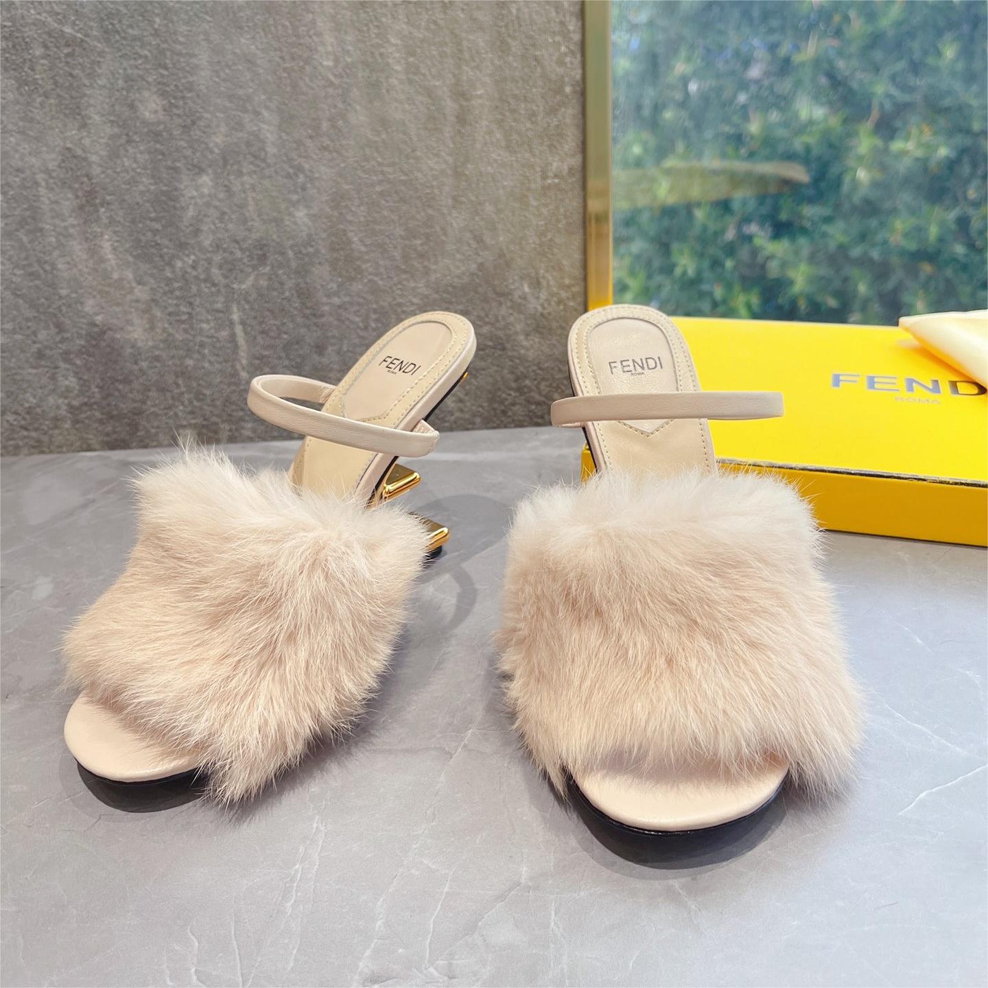 FENDI-Mink fur first shoes