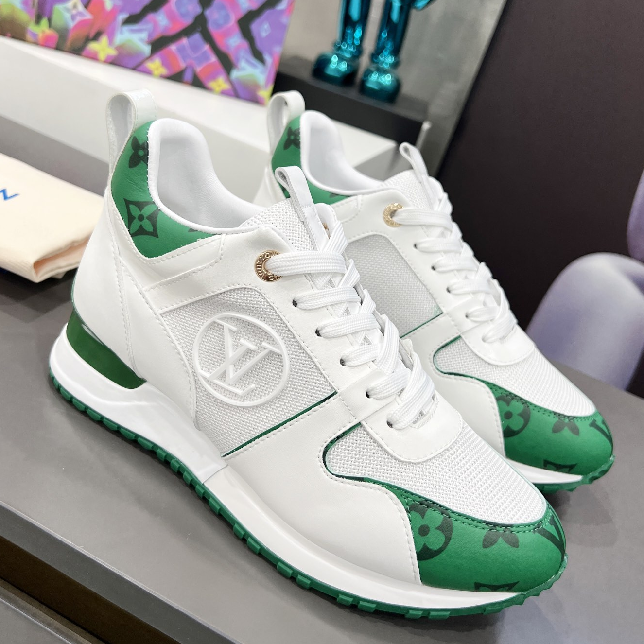 LOUIS VUITTON -Run Away White Low-top Casual Shoes