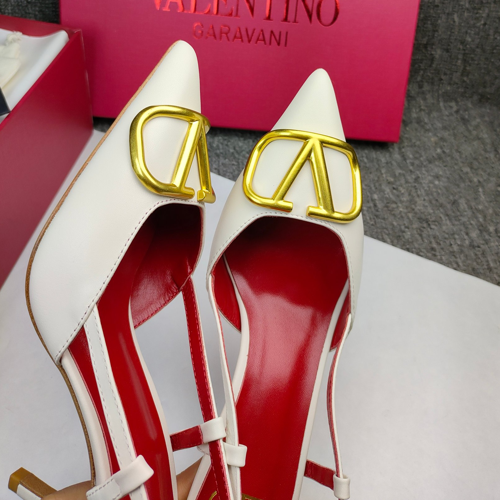 Valentino- White Pointed Buckle High Heels