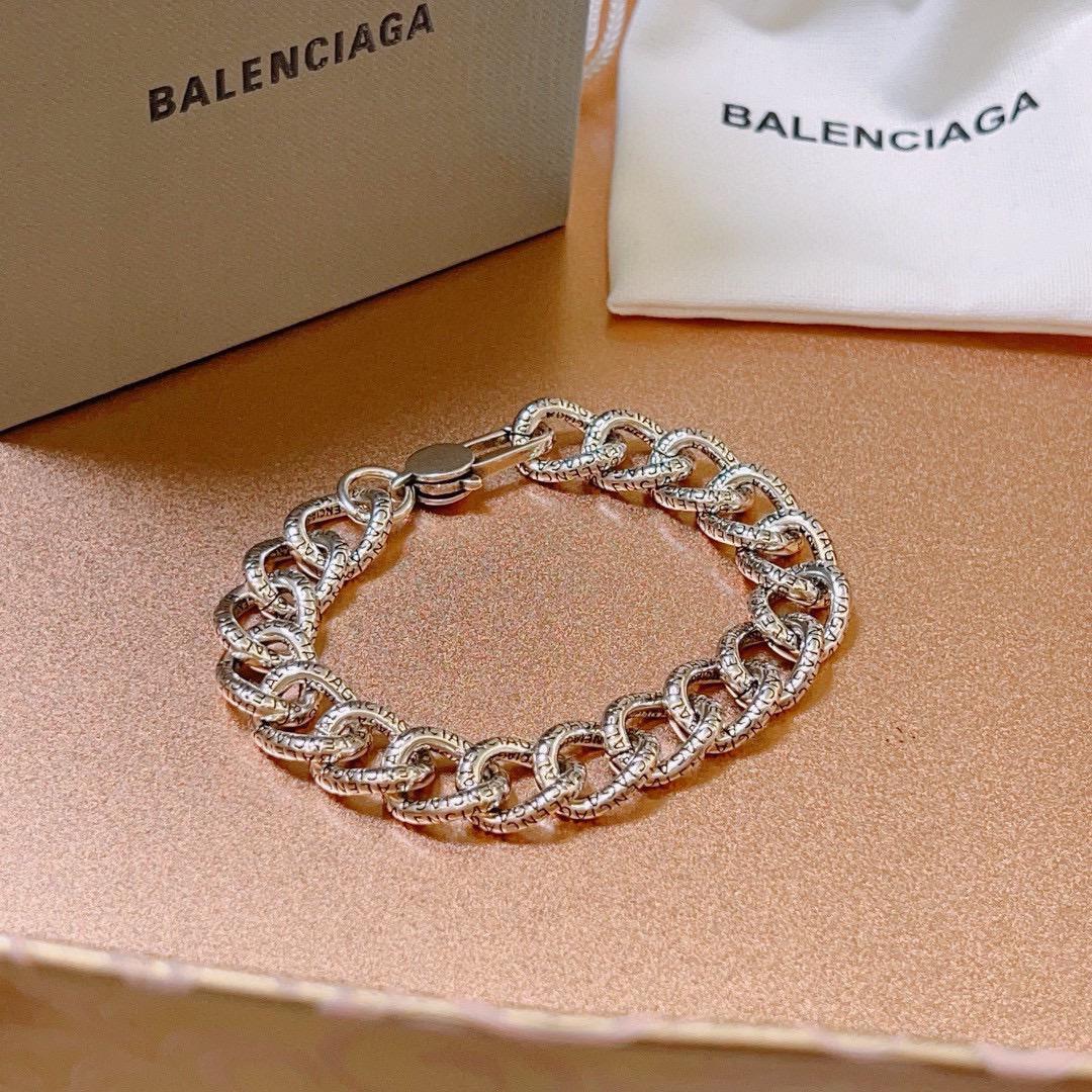 Balenciaga-bracelets