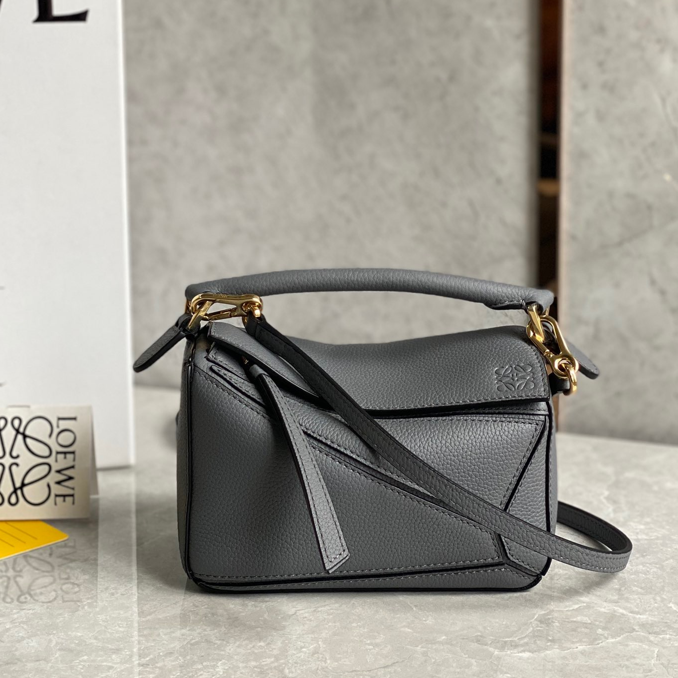 LOEWE-Puzzle Lychee Peel Family