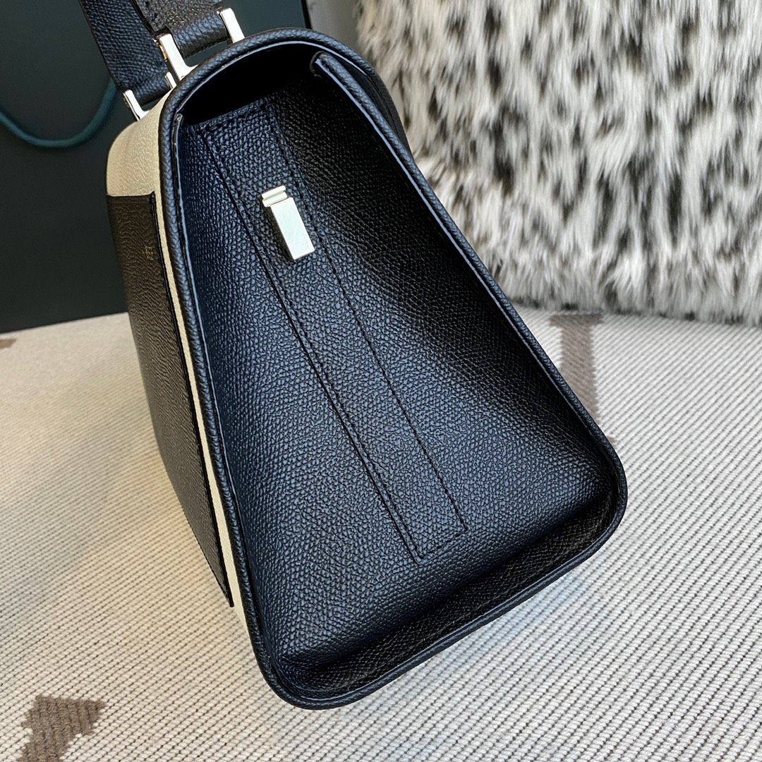 Valextra-Medium Iside Chiaroscuro Top Handle Bag