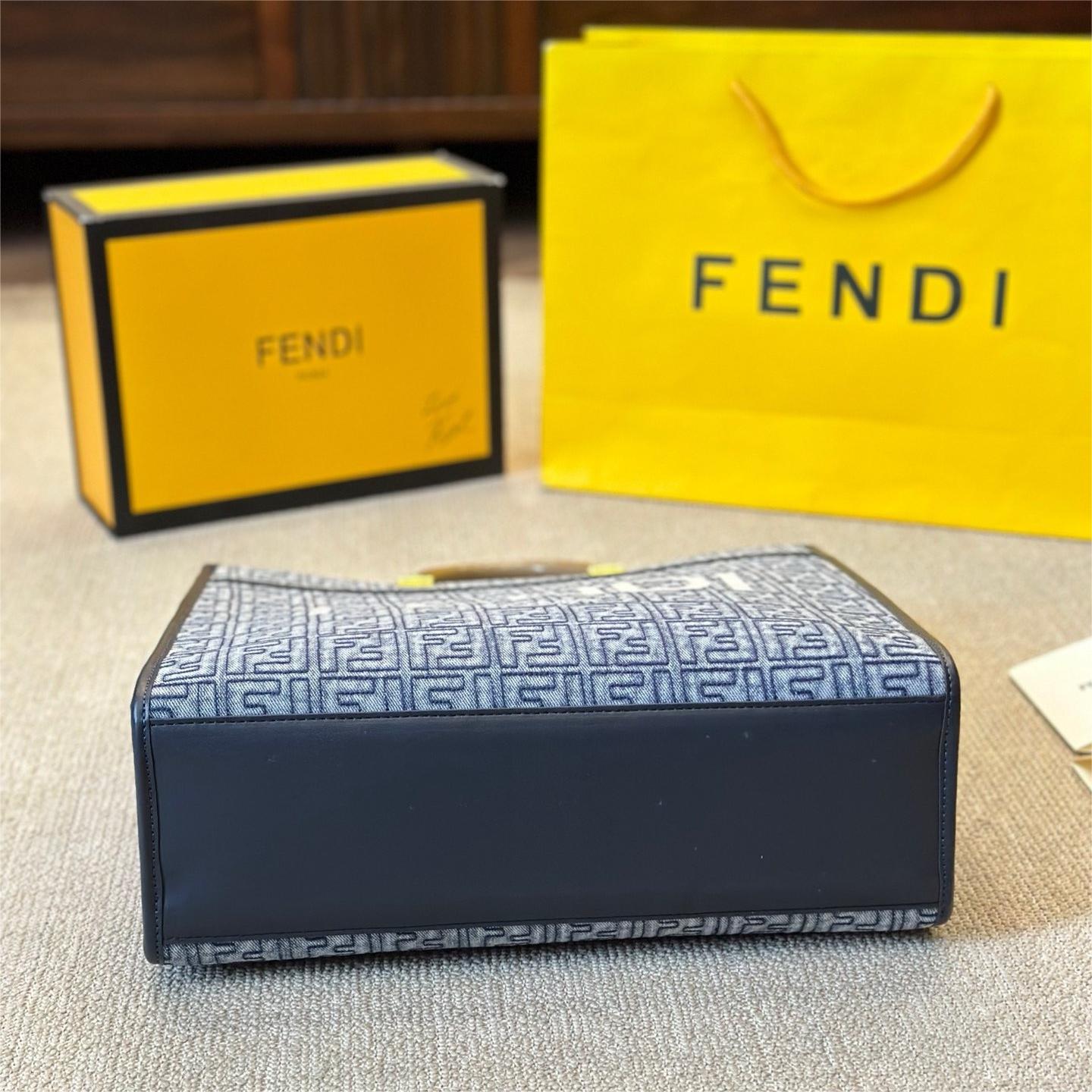 FENDI-Size shine tote