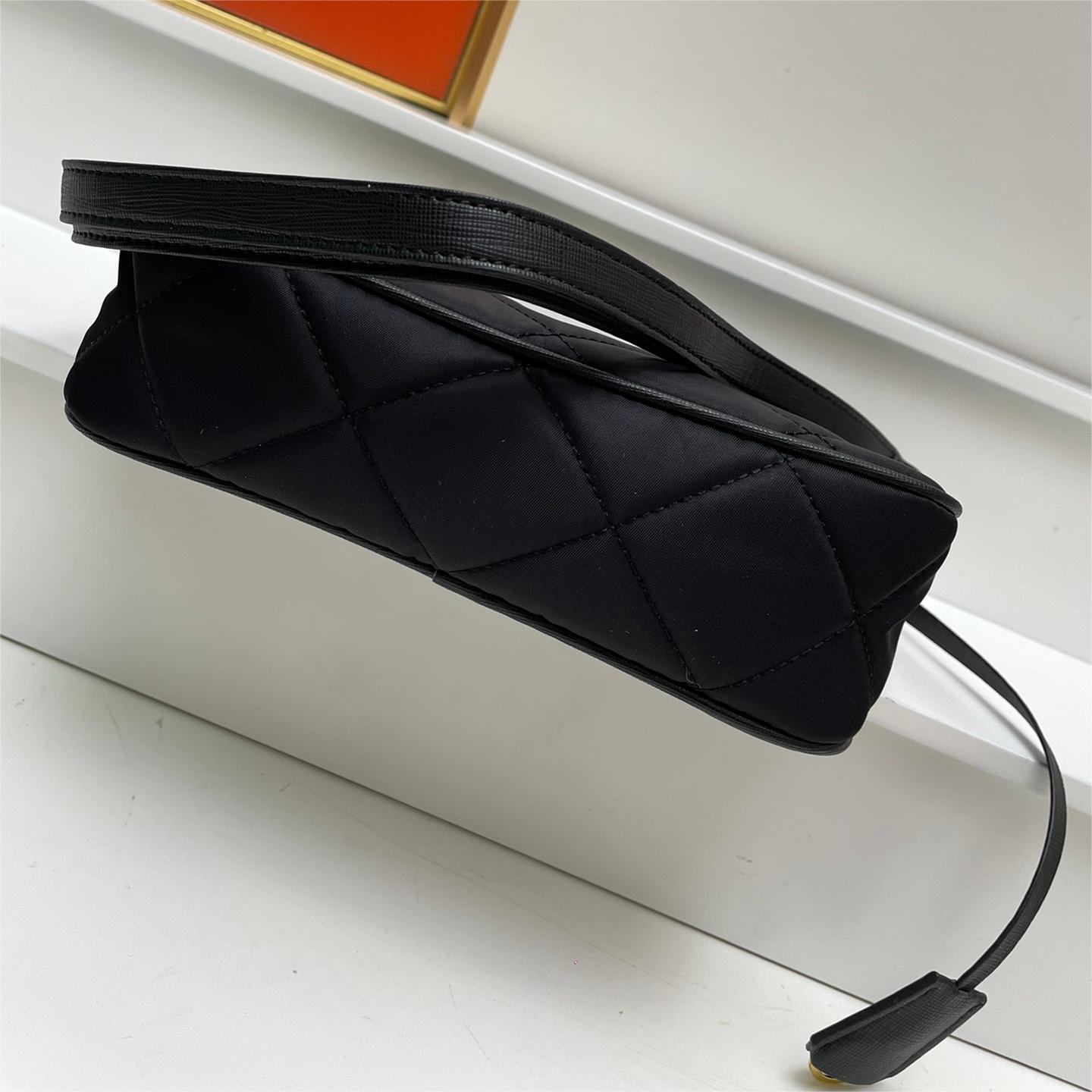 Prada-Handheld Nylon Hobo Underarm Bag