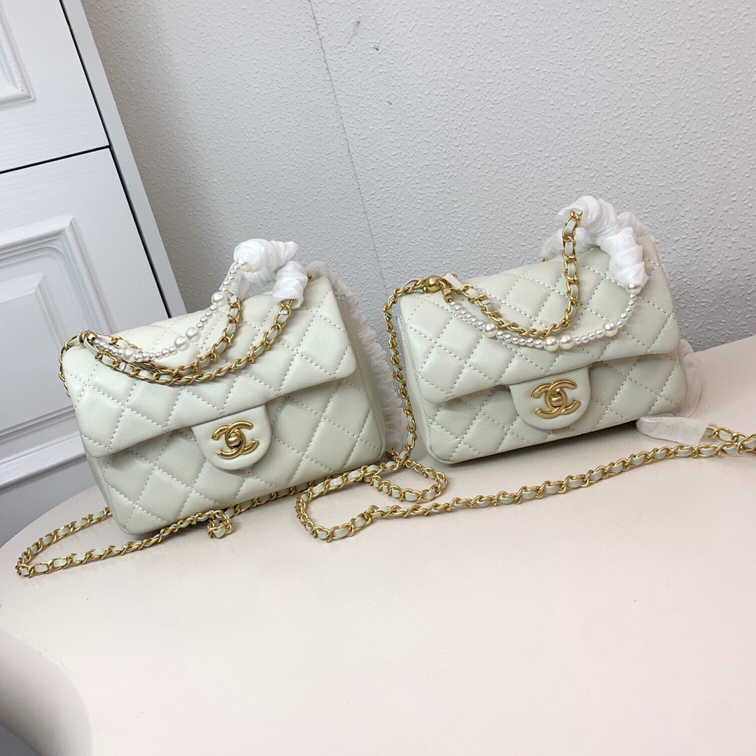 Chanel-Pearl mini handbag