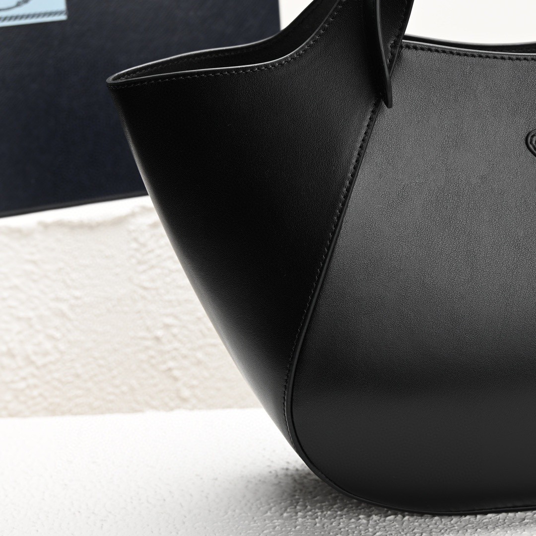Prada-Tote bag