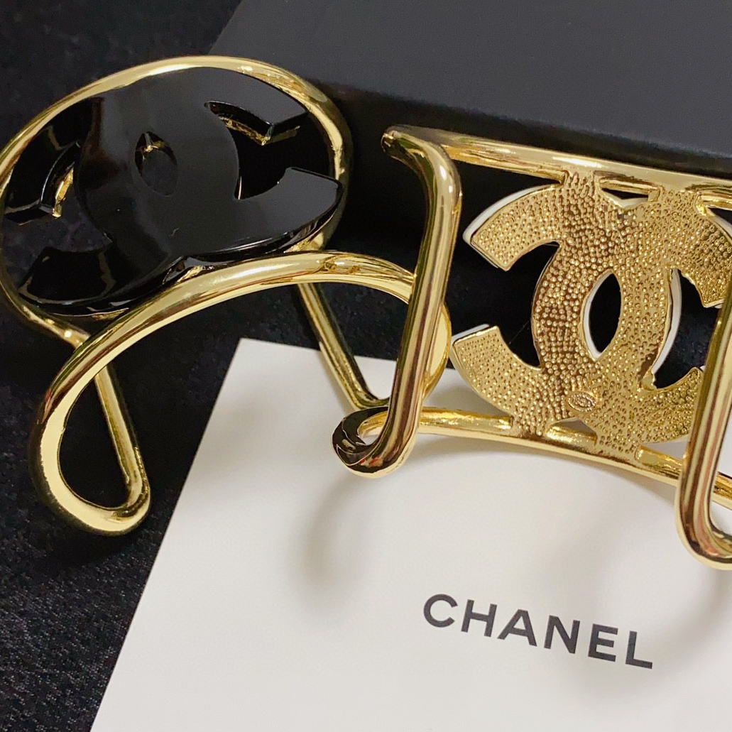 CHANEL - Logo Bracelet